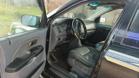 A picture of Honda Pilot 2005 model 08101444821
