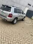 A picture of TOYOTA HIGHLANDER
