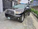 A picture of Toyota thundra crew Max limited edition 2012