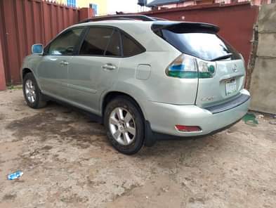 A picture of Neatly Nigerian used Lexus RX330 everything is working perfectly fine
