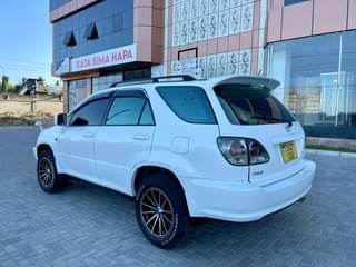 A picture of TOYOTA HARRIER