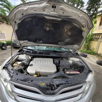 A picture of Toyota venza 2010