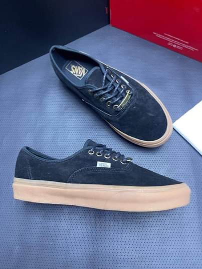 A picture of VANS SIZE 40 45 TUPO KIMARA KARIAKOO DSALAAM NORMAL CALL