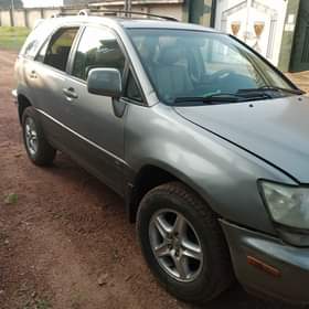 A picture of INSPECTED Very Clean And Sound Lexus Rx 300 First body