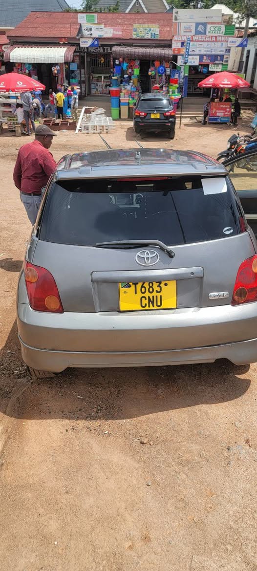 A picture of Toyota ist0747752933