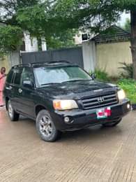 A picture of Toyota Highlander 06 on Belt 3 rolls seaters and 6