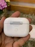 A picture of Airpods pro 5 Chaji masaa 5 6 Bei 18000 free