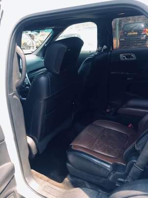 A picture of Ford Explorer V6