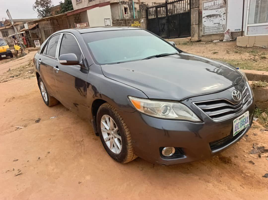A picture of Toyota Camry 08 XLE
