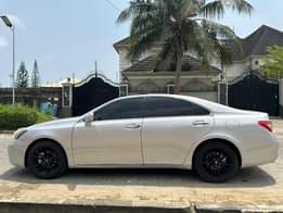 A picture of LEXUS ES350 2008 09 5 MONTHS REGISTERED BARELY DRIVEN GRADE