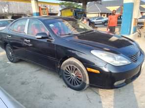 A picture of Very clean in and out Sharp lexus es 330 With