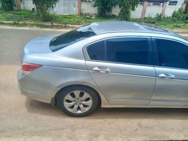 A picture of Belgium standard Honda Accord 09 model first body untempered engine