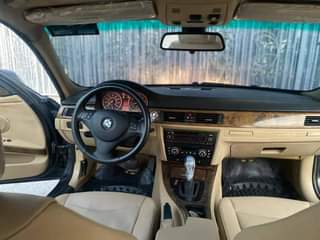 A picture of 2010 BMW 328i