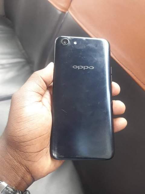 A picture of Oppo A83...128gb.. 6ram