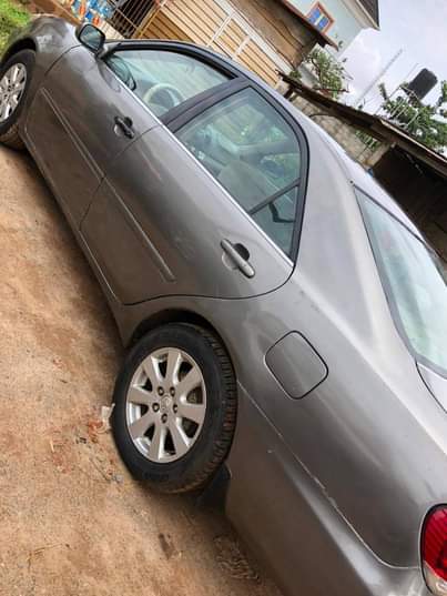 A picture of Toyota Camry 04