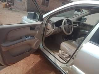 A picture of 2005 KIA Sportage SUV