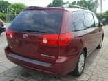 A picture of TOYOTA SIENNA