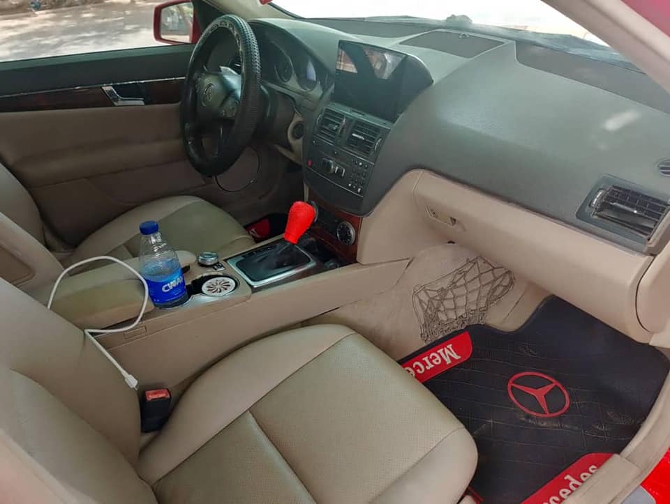A picture of Mercedes Benz c300 2011 model