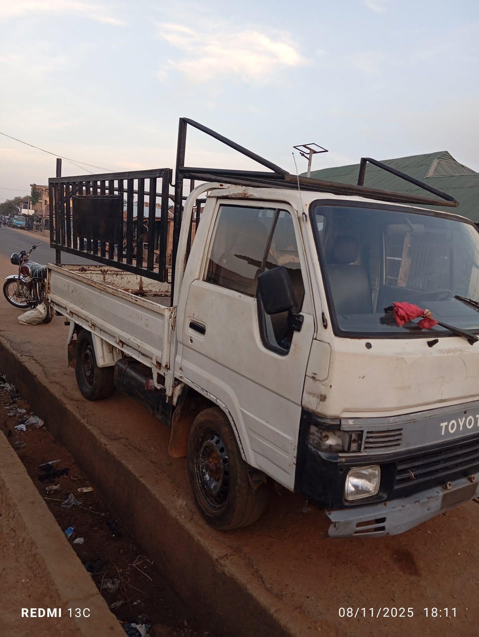 A picture of Toyota dain 100