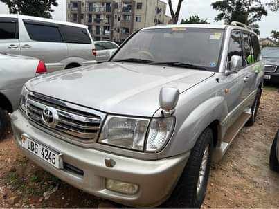 A picture of Toyota Land Cruiser V8