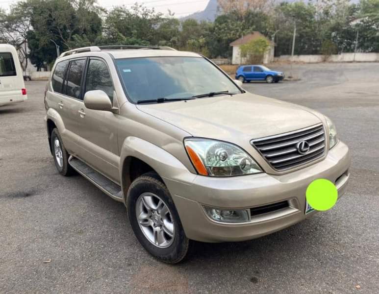 A picture of SHARP DEAL TO GRAB LOCATION ABUJA Very clean Lexus GX470