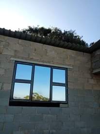 A picture of Glass and Aluminium