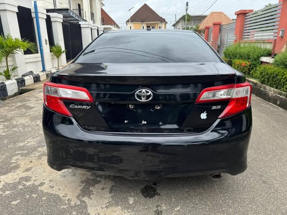 A picture of SHARP DEAL TOYOTA CAMRY SE 4plugs 2013 REGISTERED BARELY 3