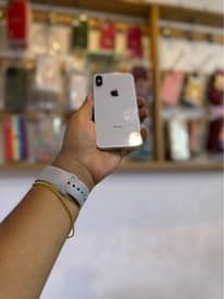 A picture of iPhone x 64gb