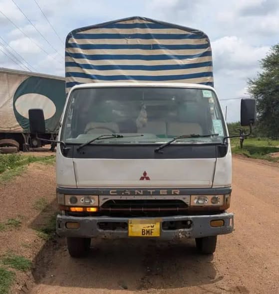 A picture of MITSUBISHI CANTER 0617050520