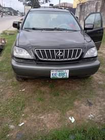 A picture of Clean Lexus RX300