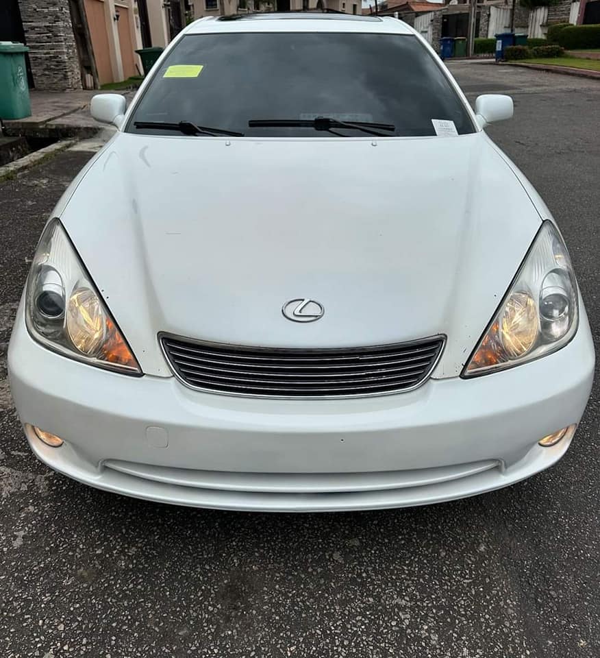A picture of 2005 LEXUS ES330 FOR SALE