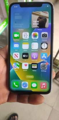 A picture of IPhone x 256gb
