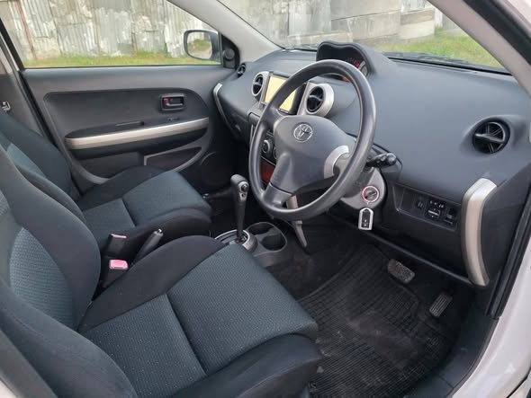A picture of Subaru Forester black