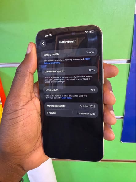 A picture of 15 Promax 256gb Dm everything okay