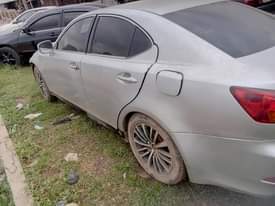 A picture of Lexus is250