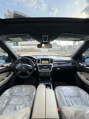 A picture of 2012 Mercedes Benz ML350