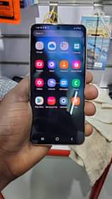A picture of Samsung galaxy S21