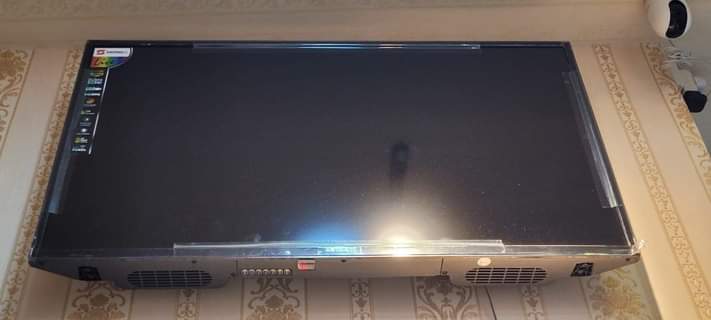 A picture of LCD and Dummy