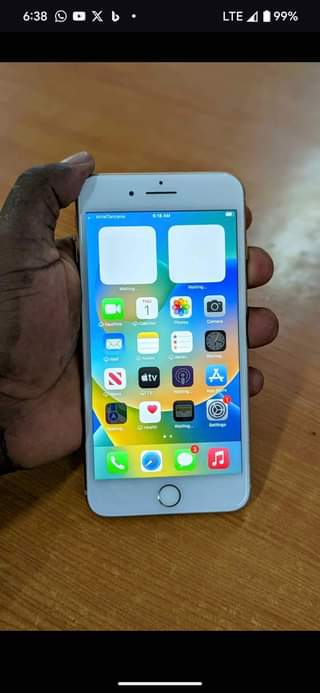 A picture of Iphone 8 plus 64gb 220 000 tu