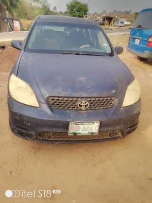 A picture of 2004 Toyota Matrix 08069525376