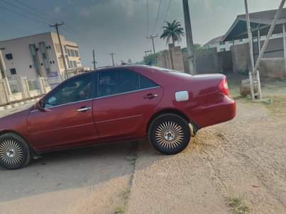 A picture of First body Toyota camry 2004