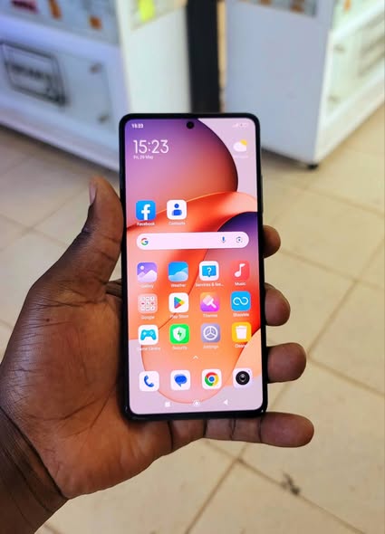 A picture of Redmi Note 12pro 5G network 256gb 12gbram clear cameras 5000mah