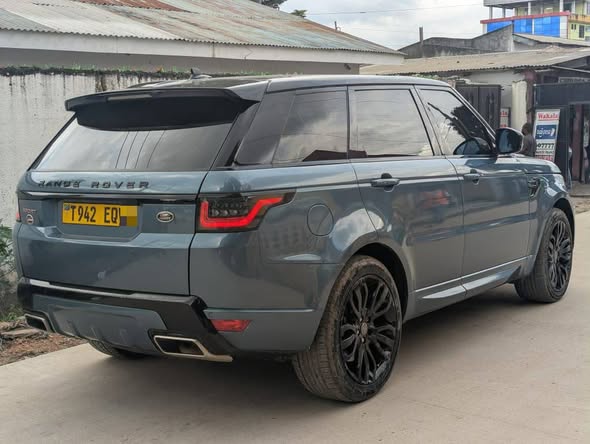 A picture of RANGE ROVER SPORTS