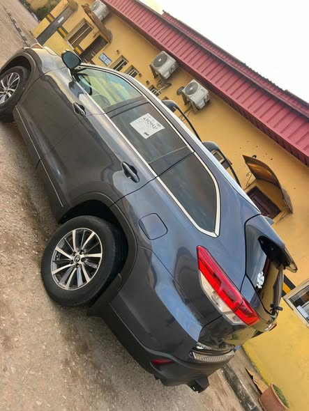 A picture of 2018 Toyota Highlander XLE