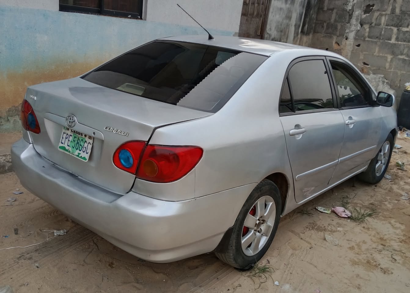 A picture of Toyota Corolla 2004