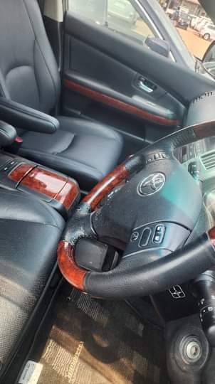 A picture of Toyota Harrier model 2009
