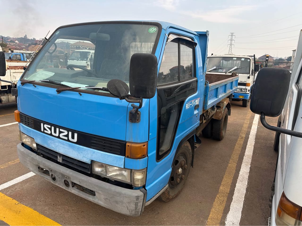 A picture of ISUZU ELF