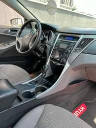 A picture of Super Excellent Hyundai Sonata 2013 TOKS STANDARD Fabric seats interior