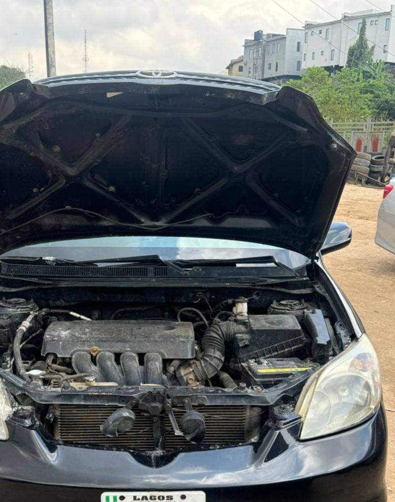 A picture of Registered Toyota Matrix 2004 08025815643
