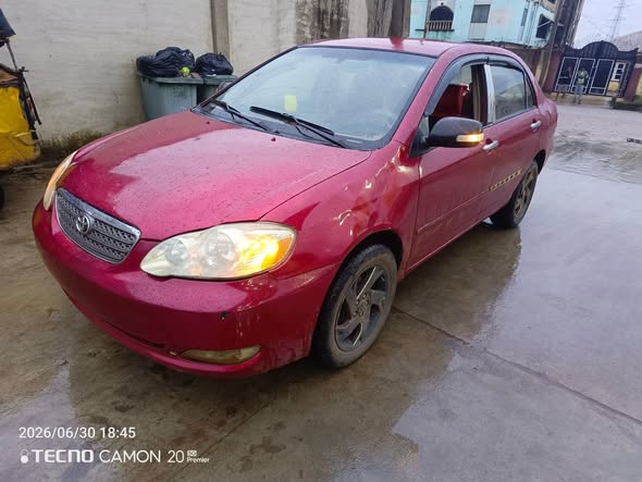 A picture of Toyota Corolla 2004